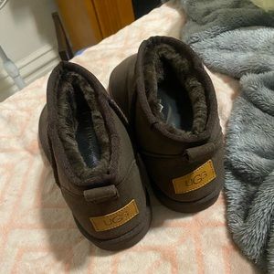 Women’s short Brown Ugg Boots